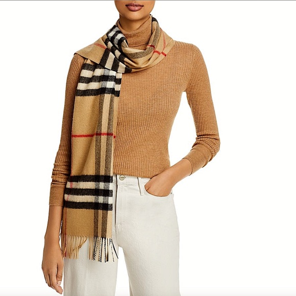 Burberry The Classic Giant Check Cashmere Scarf - Picture 1 of 7